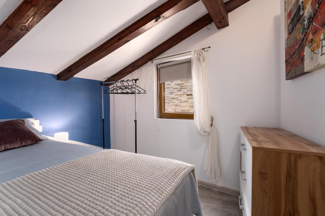 Relax In 2 Bedroom App In Old Town W/Ac And Wifi Rovinj Exterior photo